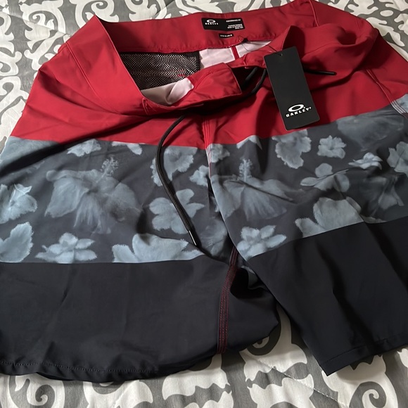 New Oakley men’s bathing suit. US 36 - Picture 4 of 5